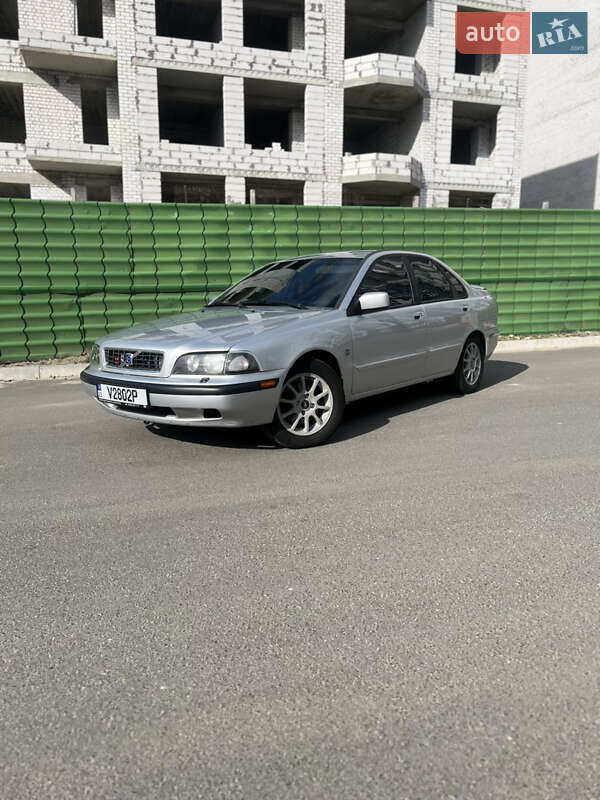 Volvo S40 2004