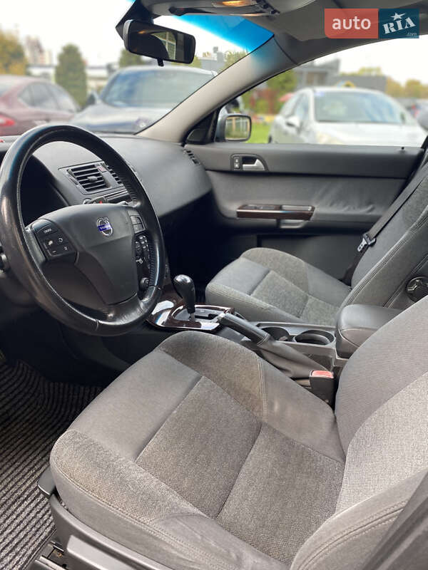 Седан Volvo S40 2004 в Львове