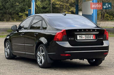 Седан Volvo S40 2012 в 