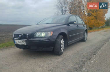 Седан Volvo S40 2005 в  фото 21 Седан Volvo S40 2005 в