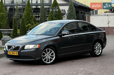 Седан Volvo S40 2011 в  фото 4 Седан Volvo S40 2011 в