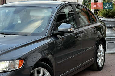 Седан Volvo S40 2011 в  фото 16 Седан Volvo S40 2011 в
