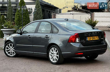 Седан Volvo S40 2011 в  фото 34 Седан Volvo S40 2011 в
