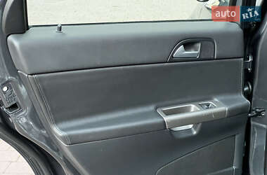 Седан Volvo S40 2011 в  фото 93 Седан Volvo S40 2011 в