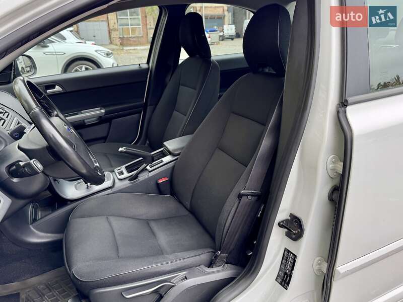 Седан Volvo S40 2011 в Киеве