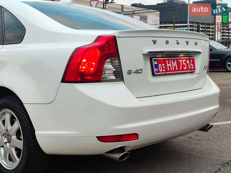 Седан Volvo S40 2011 в Киеве