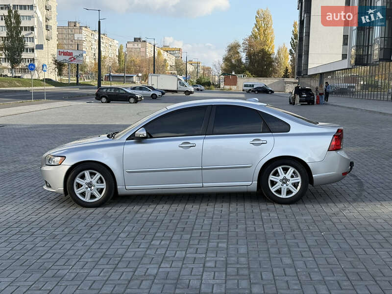 Седан Volvo S40 2012 в Днепре