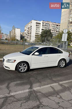 Седан Volvo S40 2012 в Киеве