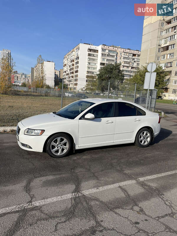 Volvo S40 2012