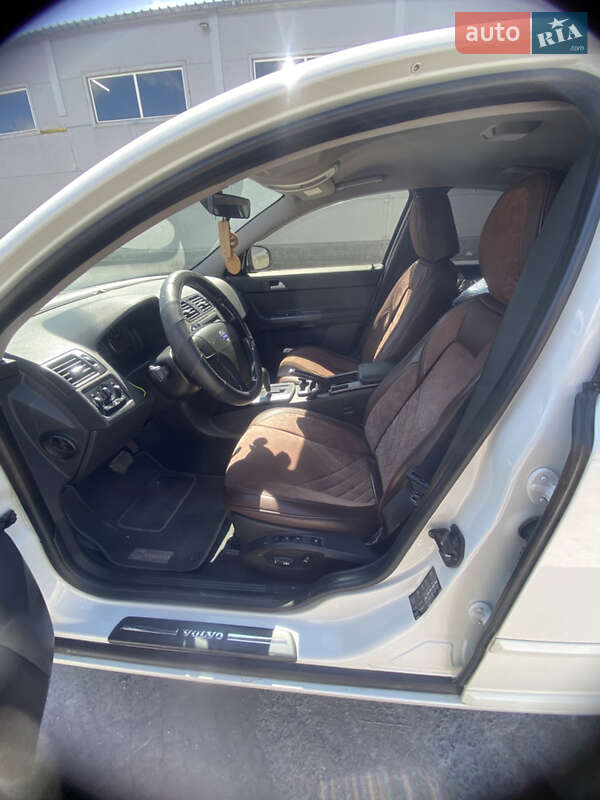 Седан Volvo S40 2011 в Тернополе