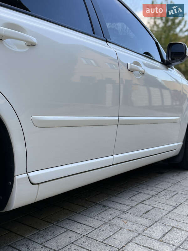 Седан Volvo S40 2012 в Днепре