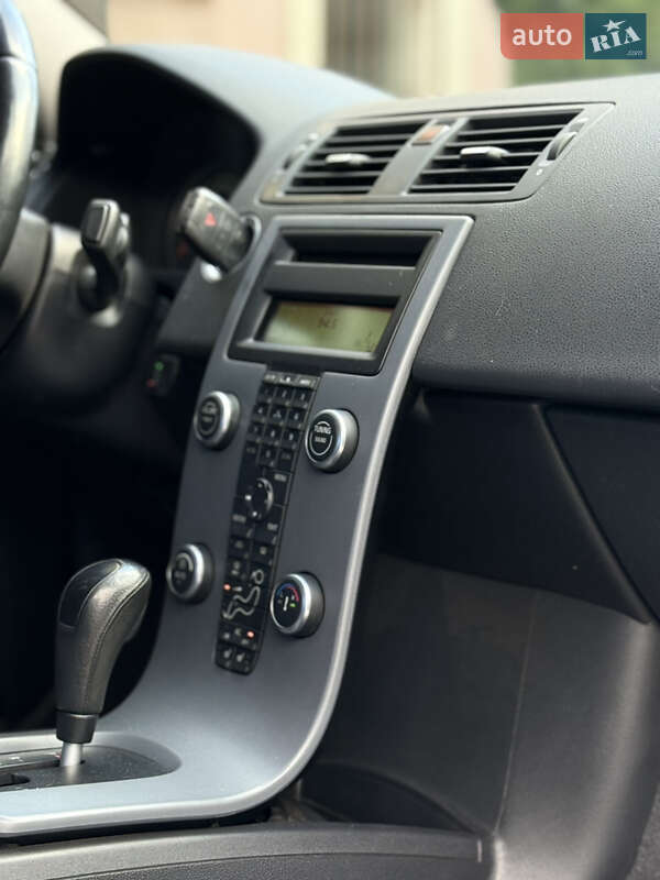 Седан Volvo S40 2012 в Днепре