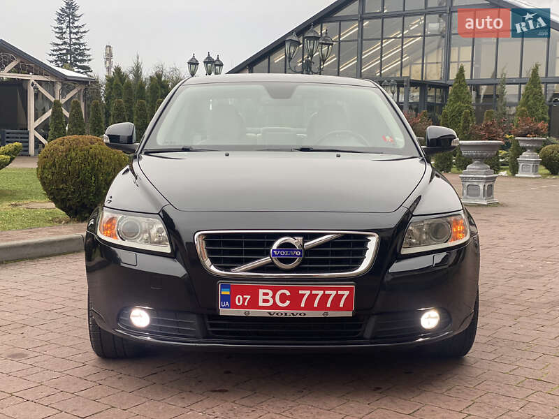 Седан Volvo S40 2011 в Стрию