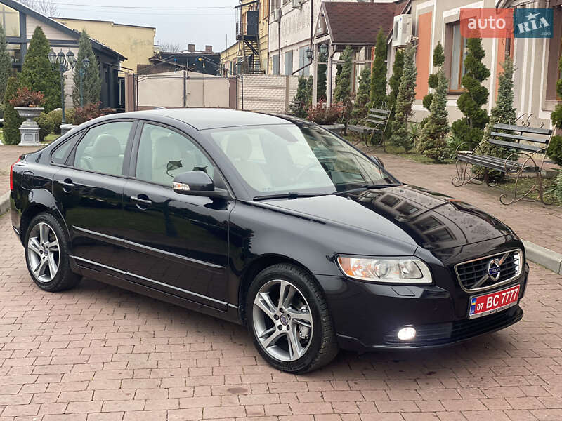 Седан Volvo S40 2011 в Стрию