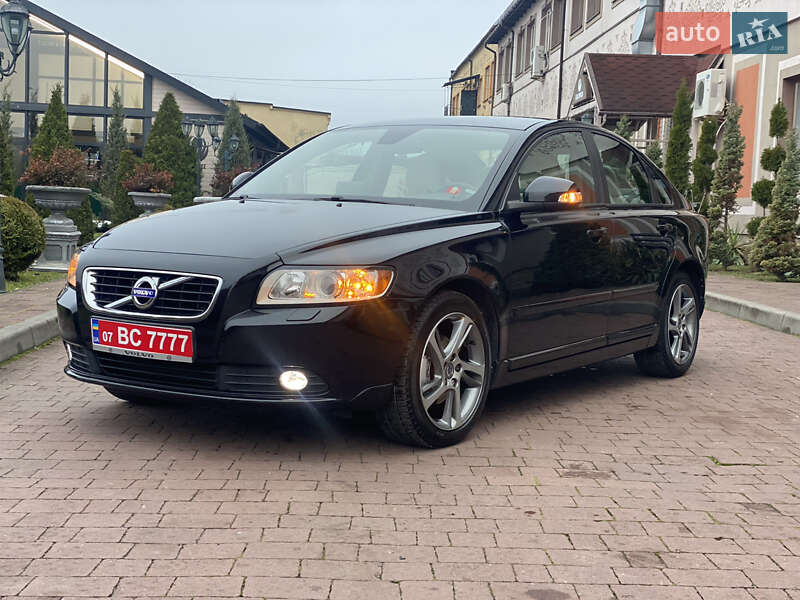 Седан Volvo S40 2011 в Стрию