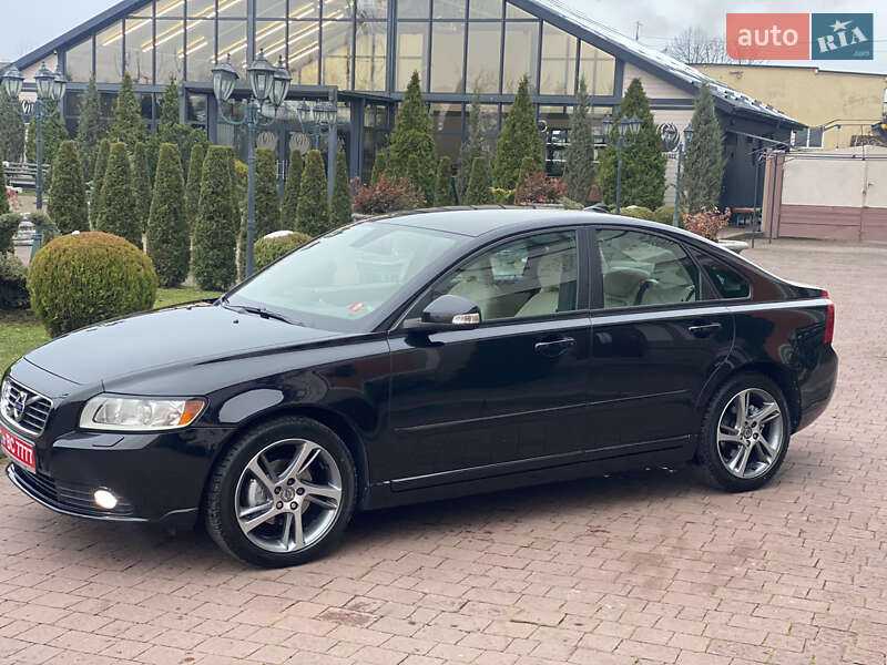 Седан Volvo S40 2011 в Стрию
