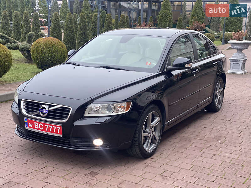 Седан Volvo S40 2011 в Стрию