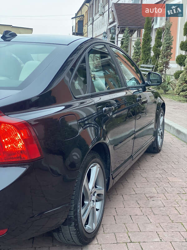 Седан Volvo S40 2011 в Стрию