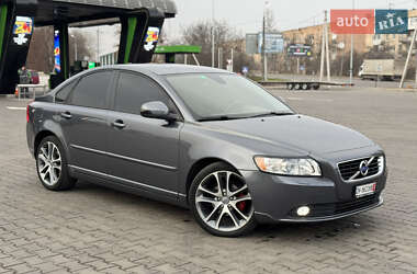 Седан Volvo S40 2011 в Луцке