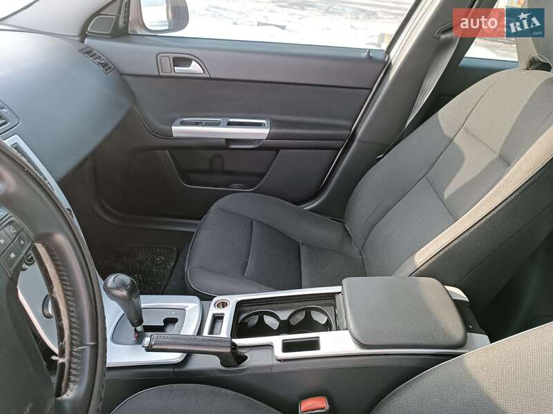Седан Volvo S40 2010 в Львове