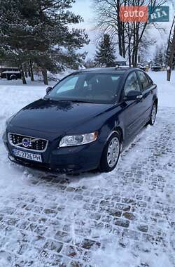 Седан Volvo S40 2012 в Городке