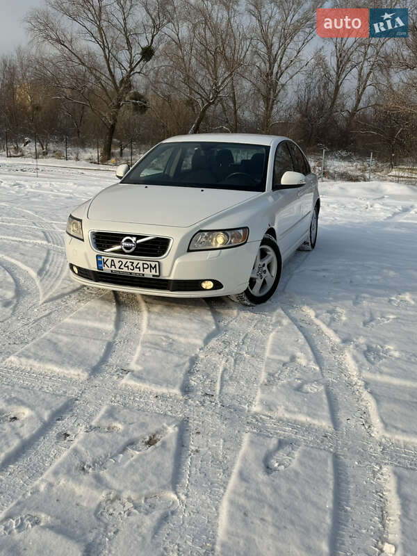 Седан Volvo S40 2012 в Киеве