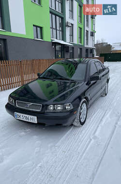 Седан Volvo S40 2000 в Вараше