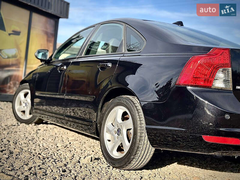 Седан Volvo S40 2011 в Стрые