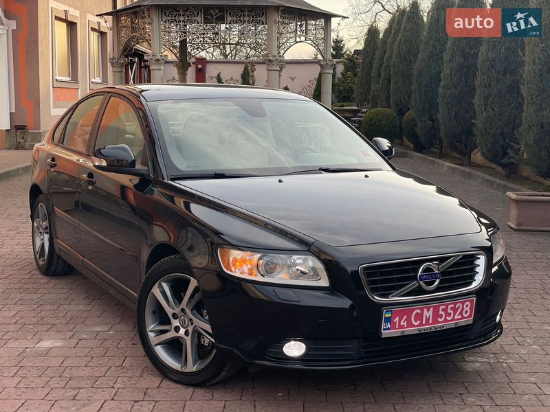 Седан Volvo S40 2011 в Стрию
