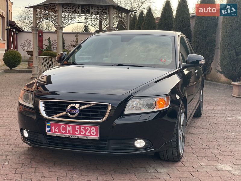 Седан Volvo S40 2011 в Стрию