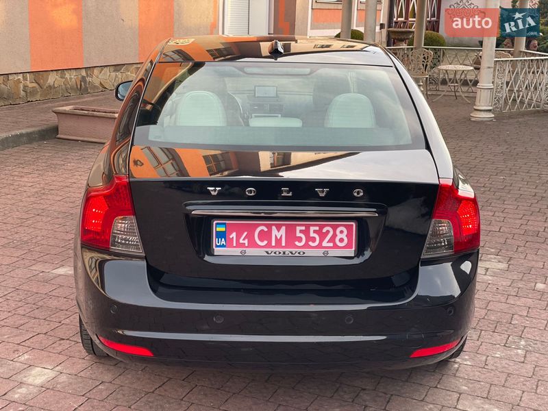 Седан Volvo S40 2011 в Стрию
