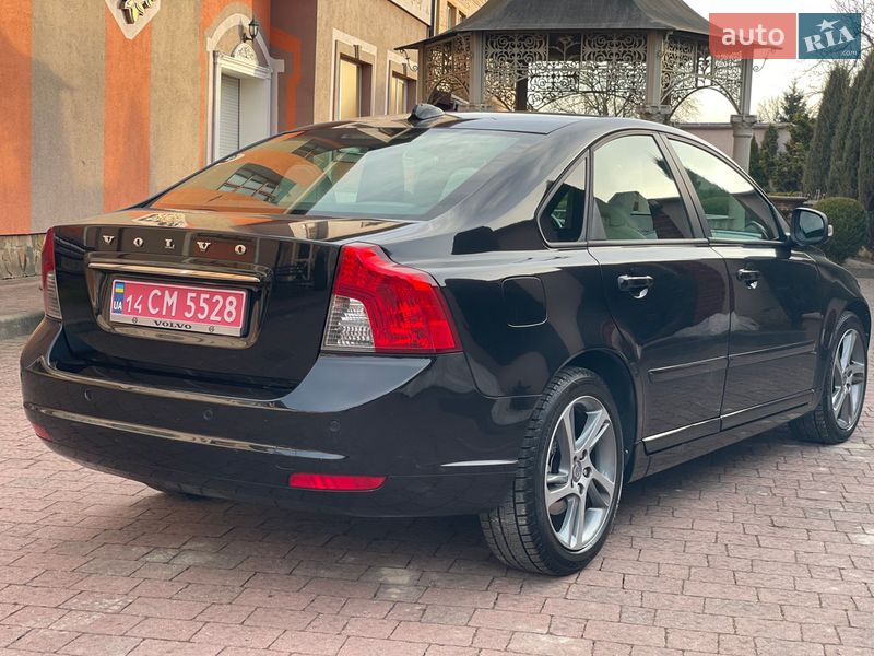 Седан Volvo S40 2011 в Стрию