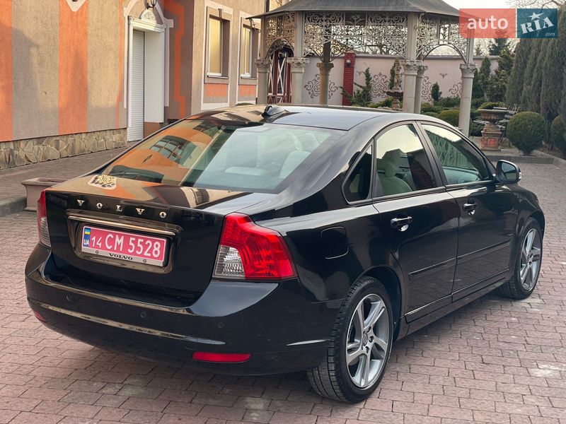 Седан Volvo S40 2011 в Стрию