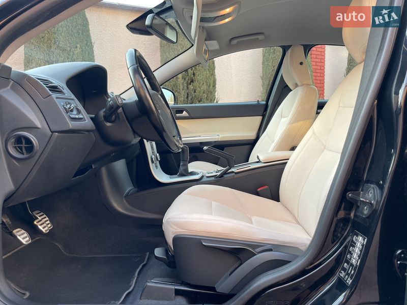 Седан Volvo S40 2011 в Стрию