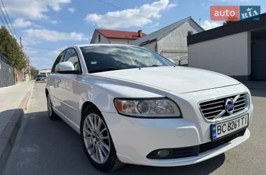 Седан Volvo S40 2010 в Львове