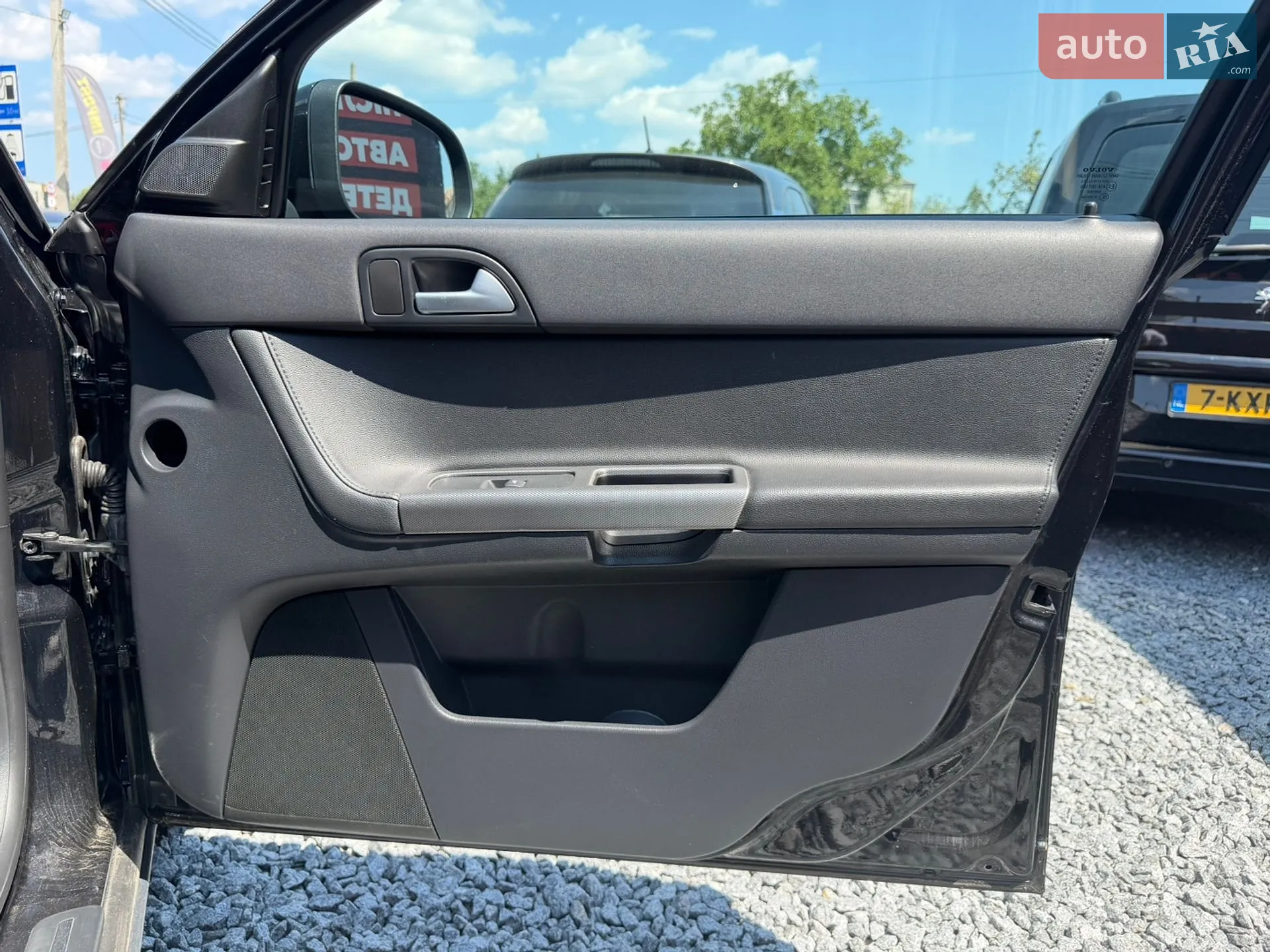 2011 Volvo S40 - мініатюра 16