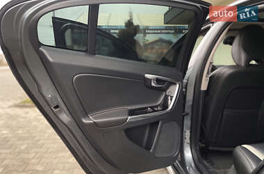 Седан Volvo S60 Cross Country 2017 в 