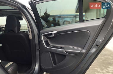 Седан Volvo S60 Cross Country 2017 в 