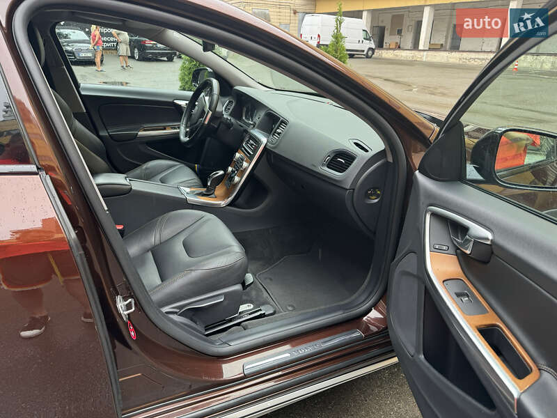 Седан Volvo S60 Cross Country 2016 в Киеве фото 9 Седан Volvo S60 Cross Country 2016 в Киеве