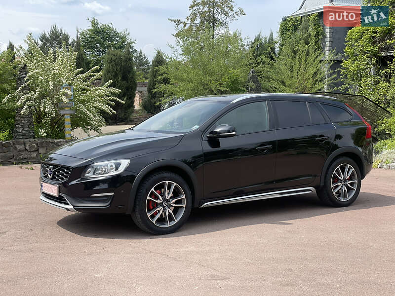 Седан Volvo S60 Cross Country 2017 в Івано-Франківську