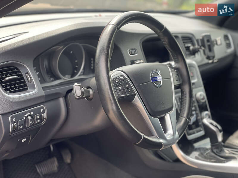 Седан Volvo S60 Cross Country 2017 в Івано-Франківську