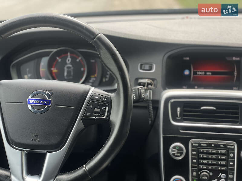 Седан Volvo S60 Cross Country 2017 в Івано-Франківську