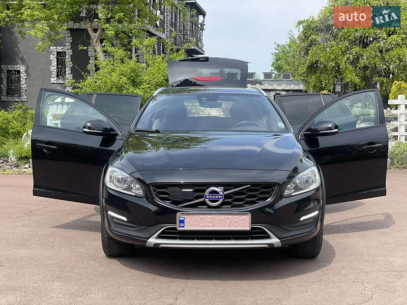 Седан Volvo S60 Cross Country 2017 в Івано-Франківську