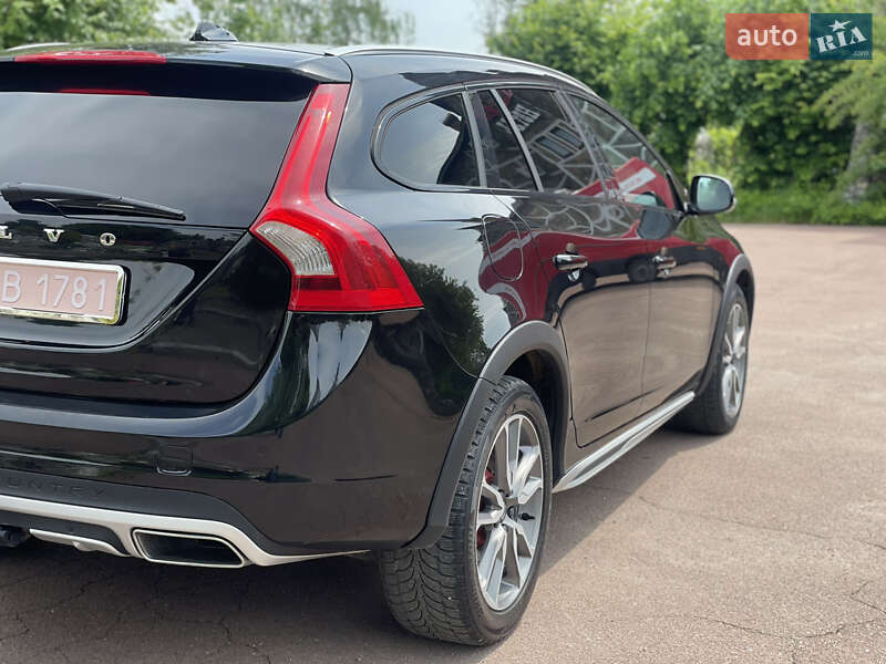 Седан Volvo S60 Cross Country 2017 в Івано-Франківську