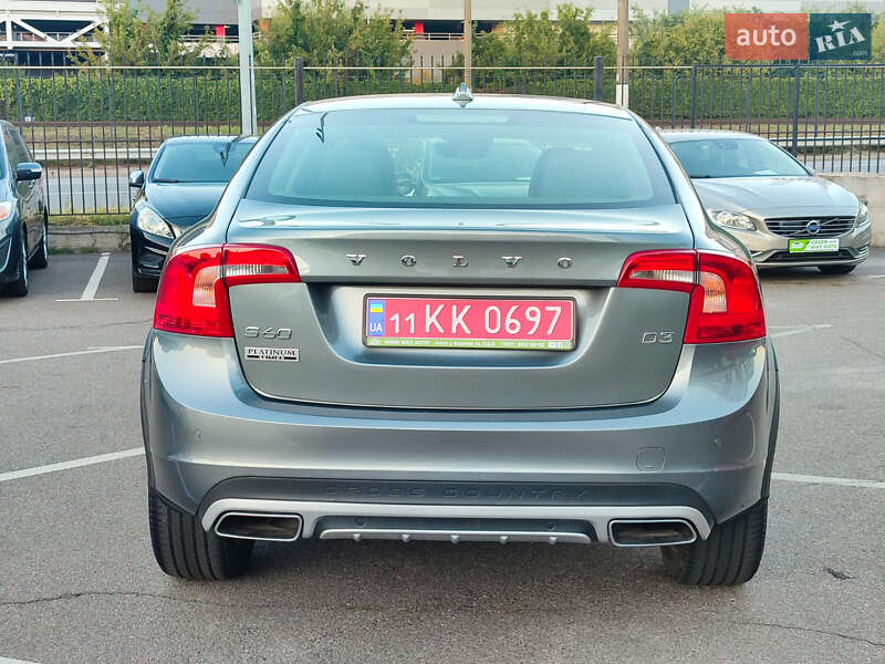 Седан Volvo S60 Cross Country 2018 в Киеве