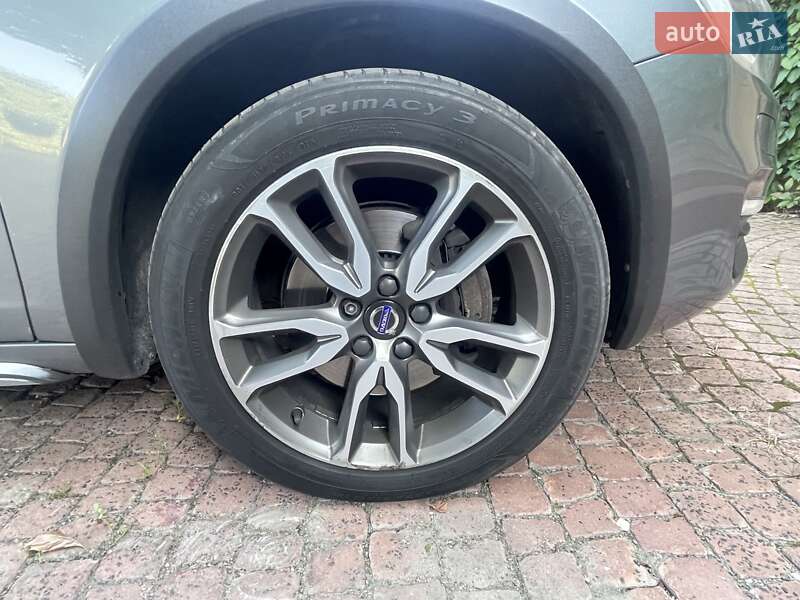 Седан Volvo S60 Cross Country 2016 в Киеве