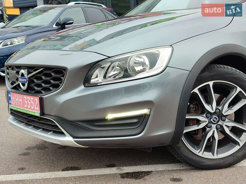 Седан Volvo S60 Cross Country 2017 в Києві