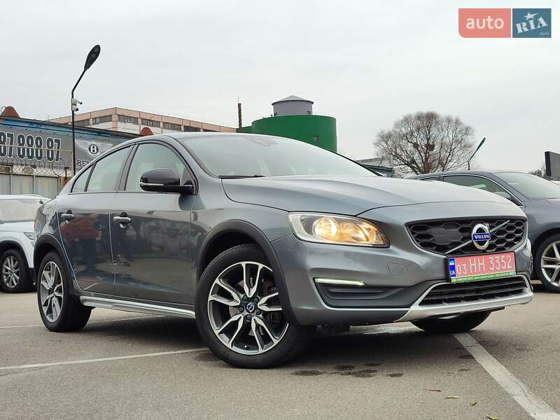 Седан Volvo S60 Cross Country 2017 в Києві