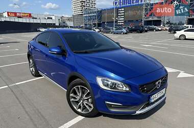 Седан Volvo S60 Cross Country 2016 в Києві