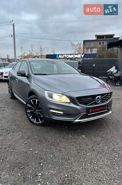 Седан Volvo S60 Cross Country 2015 в Белогородке